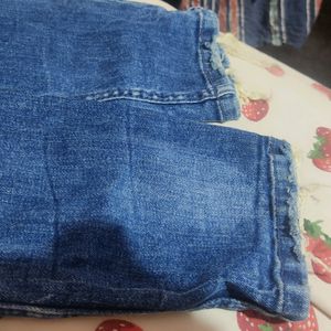 Zara Torn Jean