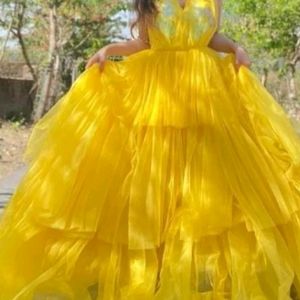 New Hollywood Stayle Beautiful Gown Dress Ne