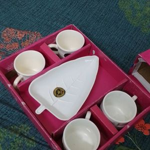 Gifting Set Of Plastic 1 Plate 4 Ceramic Cup