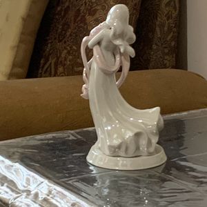 Price Drop‼️Porcelain Showpiece