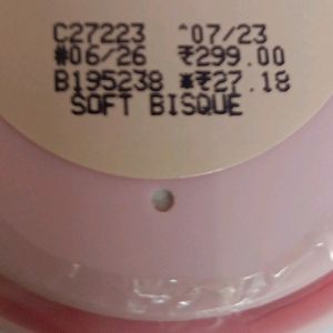 Avon Pressed Powder - Soft Bisque