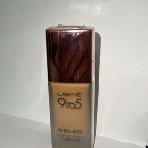 Lakme 9to5 primer + Matte