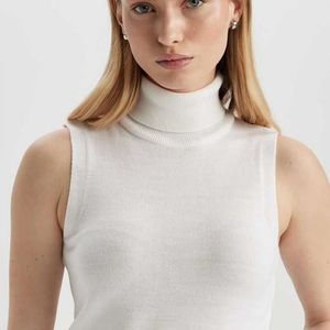 White Ribbed Turtle Neck