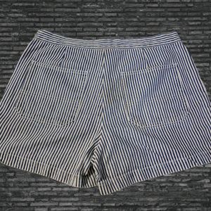 Stripped Shorts