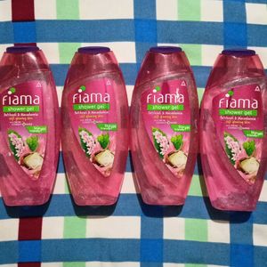 🎉FREE🎉 Dabur Gulabari Shower Gel with Fiama Set