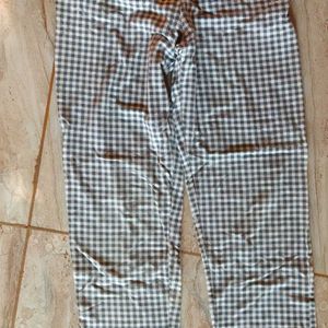 Black And White Checks Pant