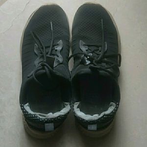 Black Sports Shoes