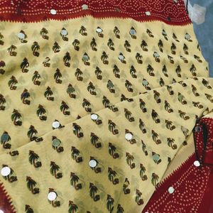 Beautiful Ful Prented And Shimky Dotted Saree