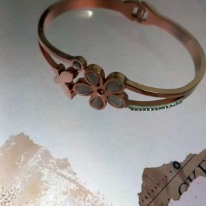 Rose Gold Flower Bracelet