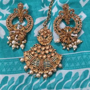 Golden Earrings With Mang teeka