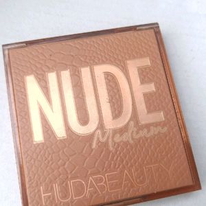 🤯SALE🤯Huda Beauty Eyeshadow Palette