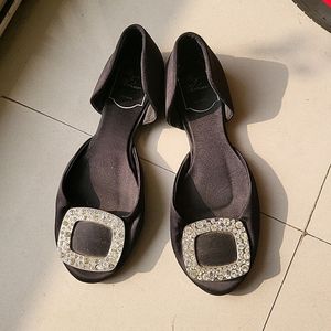 Roger Vivier Flats