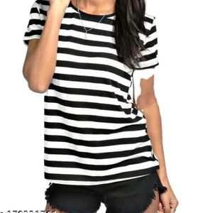 Strachible Black And White Striped Top