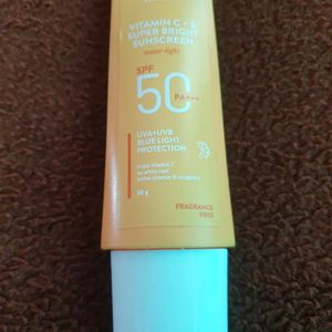 Dot & Key Vitamin C + E Super Bright Sunscreen