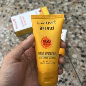 Wishcare Sunscreen With Free Lakme Sunscree