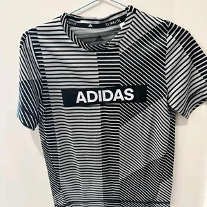 Adidas Tshirt