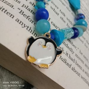 Stylish blue phone charms with a cute penguin🐧🐧