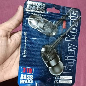 Stong Bass in-ear Headphones-Black