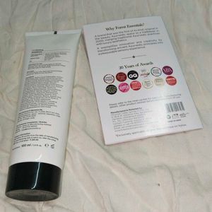 Minimalist Shampoo & Plum Shower Gel