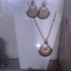 Black Jewelry With Mang Tika