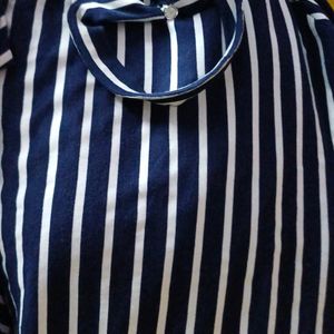 Striped Top With Neck Curved