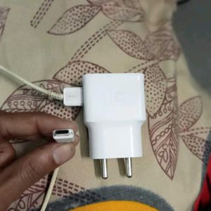 SAMSUNG NEW AND ORIGINAL MOBILE CHARGER