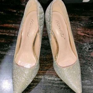 Silver Pointed Toe Pencil Heel Pumps