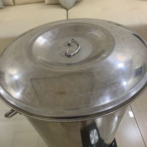 Steel Bucket With Lid