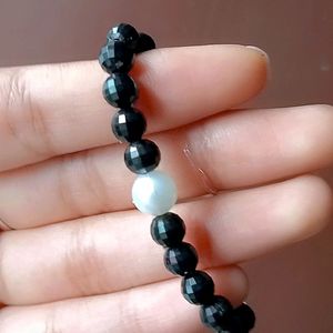 Black And Pearl Bracelet