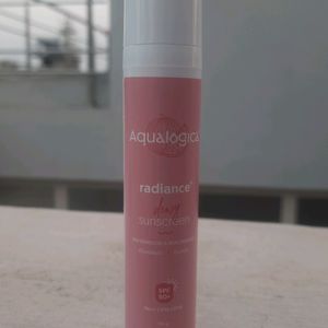 Aqualogica Radiance + Dewy Sunscreen