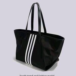 IMPORTED KOREAN CLASSY BLACK SHOULDER BAG