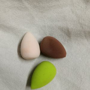 Price Drop 💣💣Any 2 Beauty Blenders