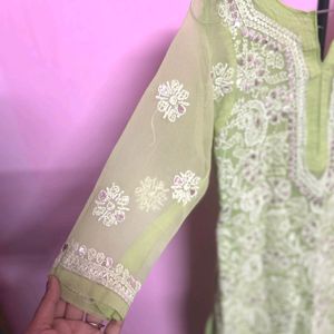 Lucknow A-line Chikankari Kurti With Inside Lini