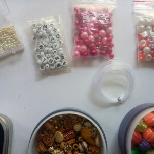 JEWELLERY MAKING KIT..BEADS