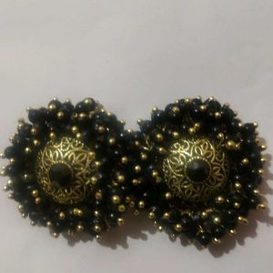 Black Pearl Studs