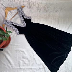 Korean Sleeveless Velvet Dress