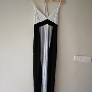 Black N White Gown.Size M-XL