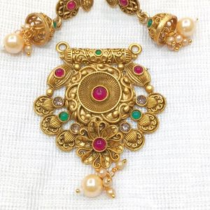 Mangalsutra Pendal With Earrings