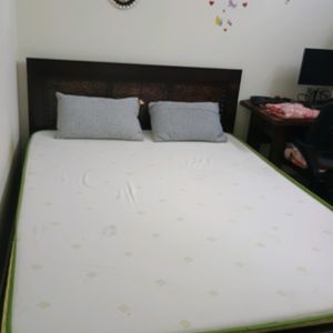 Queen Size BED, Mattress,2 pillow