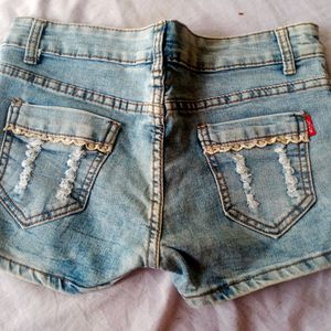 Levis Skirt Cum Shorts