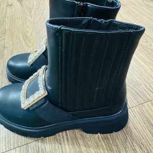 Ket Imported Luxurious Women Boots