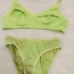 3 PAIR OF BRA & PANTY, 2 HANDKERCHIEF FREE