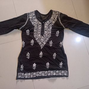 Short Chikan Kari Kurti