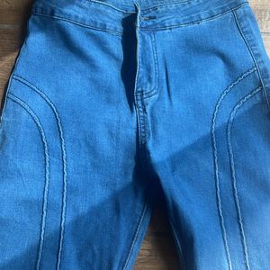 Bootcut Denim 👖 Jeans - Medium