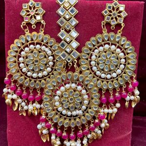 Kundan Earrings And Tika