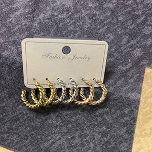 Selling Earings Pack Of 3