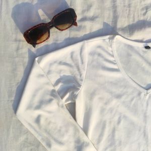 White Basic V-neck Crop Top