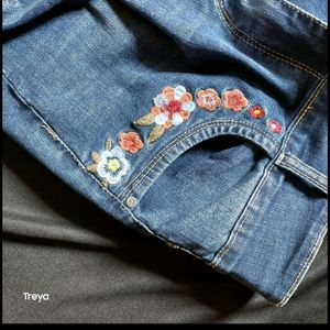 Trendy High-waist Flower Design Jeans For Women