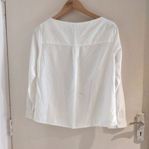 Uniqlo Beautiful White Top