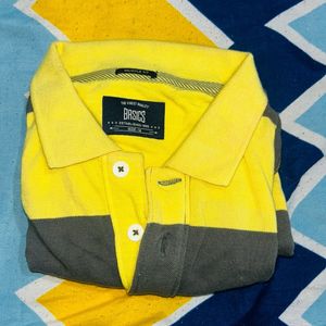 Yellow Light Cheques T Shirt For Men’s Party Wear